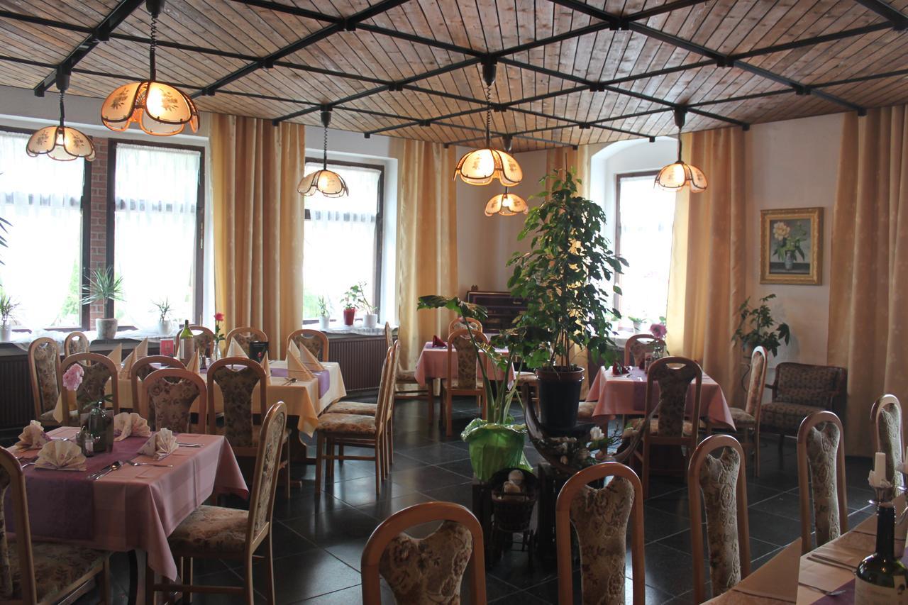 Pension Und Restaurant Die Burg Ehrenfriedersdorf Exterior photo