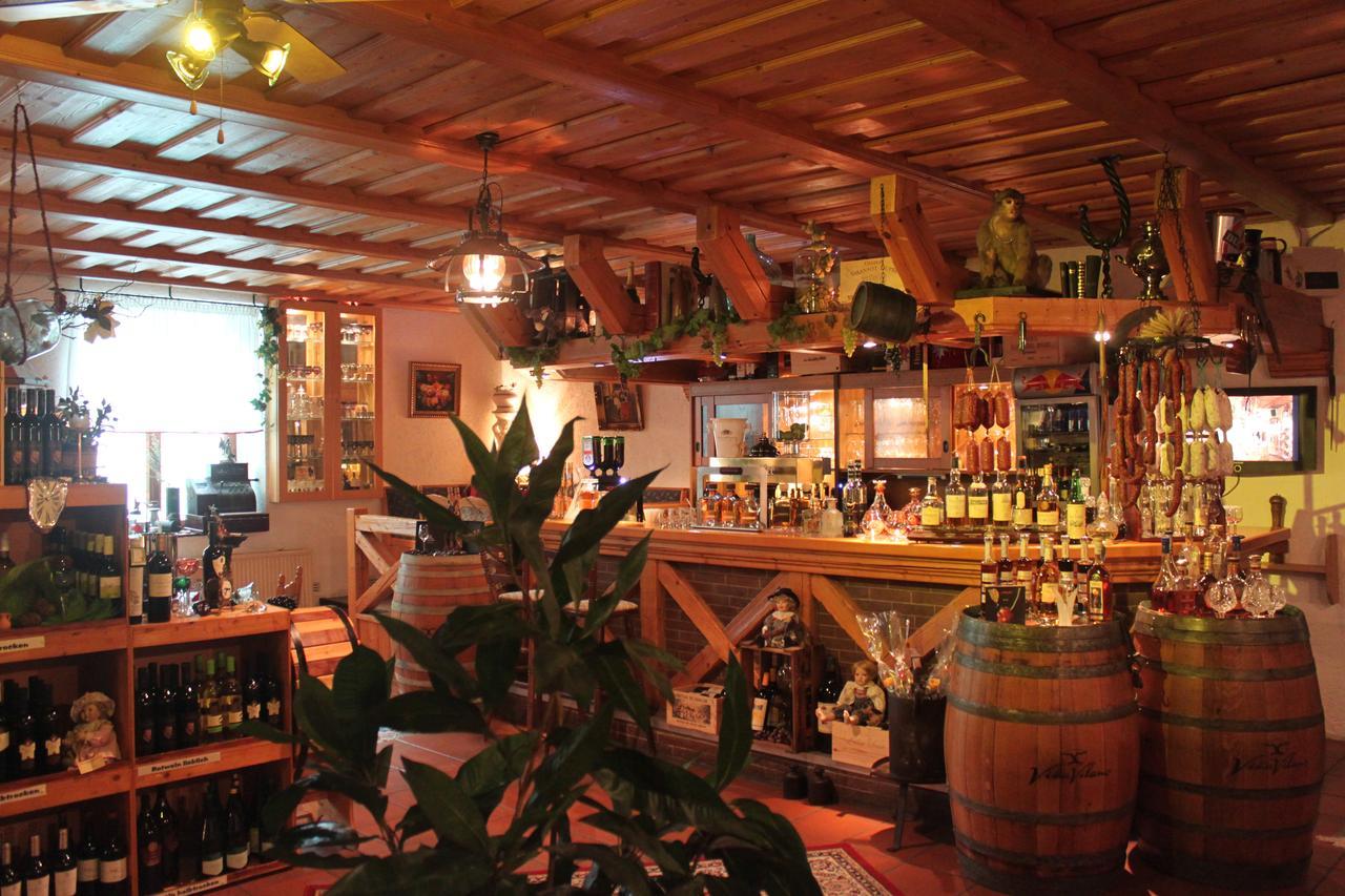 Pension Und Restaurant Die Burg Ehrenfriedersdorf Exterior photo
