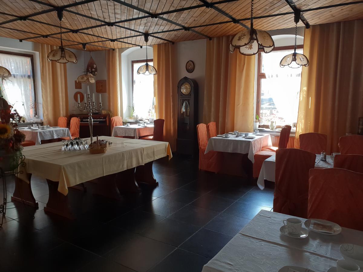 Pension Und Restaurant Die Burg Ehrenfriedersdorf Exterior photo